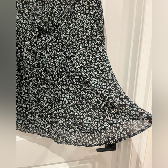 Torrid Black Floral Sheer Blouse – Size 2 - Picture 2 of 6